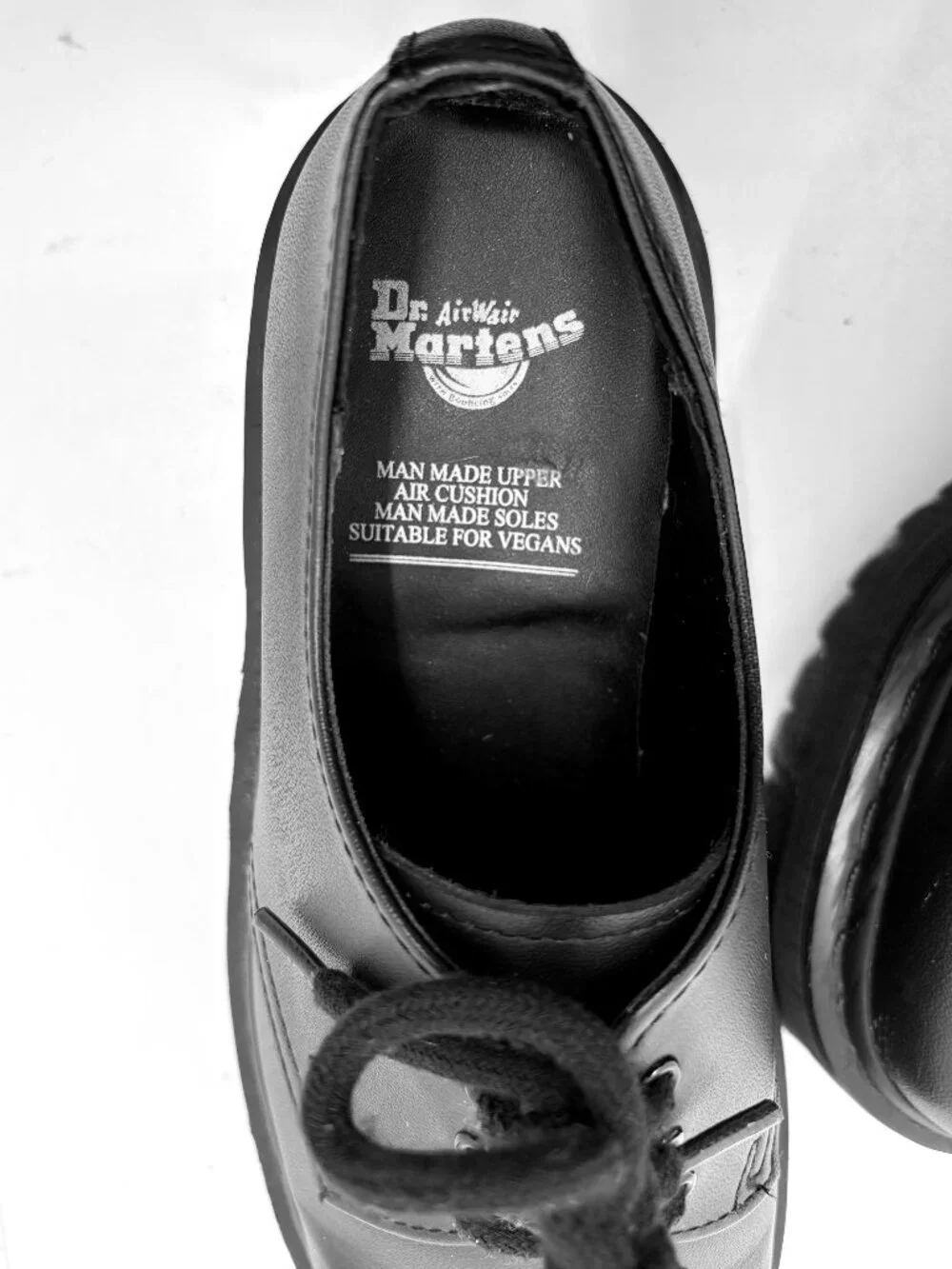 DR MARTENS~V 1461 QUAD MONO~BLACK VEGAN LEATHER PLATFORM OXFORD SHOES NEAR NEW